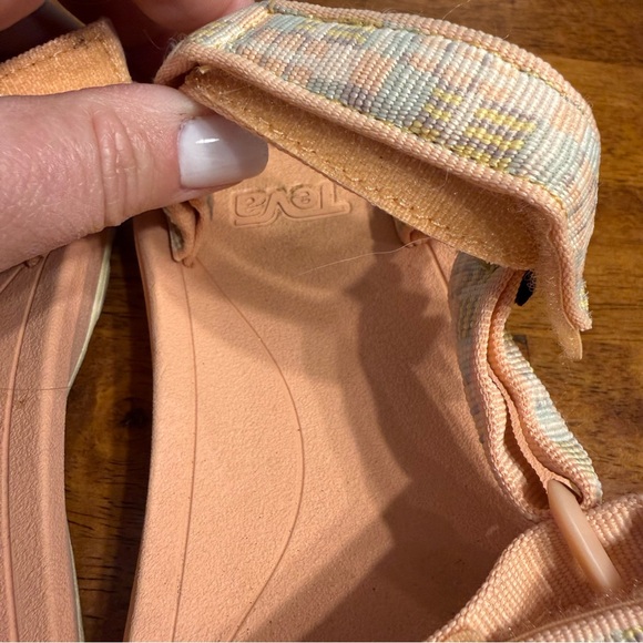 Teva Peach and Beige Sandals girls size 2 - Picture 6 of 10